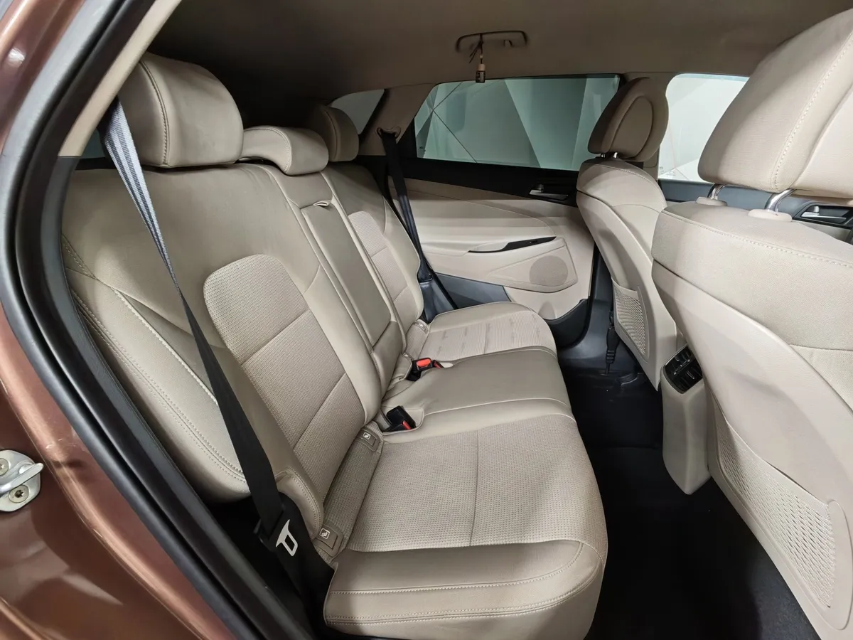 Hyundai Tucson 2.0 AT (150 л.с.) Comfort Коричневый в АВИЛОН. Слайд №16