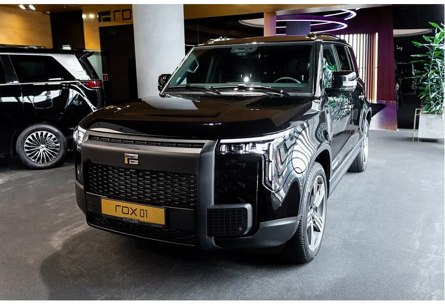 АВИЛОН - ROX 01 1.5 AT 4WD (475 л.с.) 7 мест Family Черный - slide 0