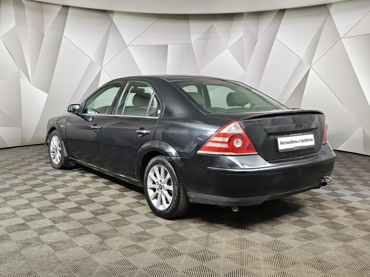 Ford Mondeo 2.0 MT (145 л.с.) Черный в АВИЛОН. Слайд №4