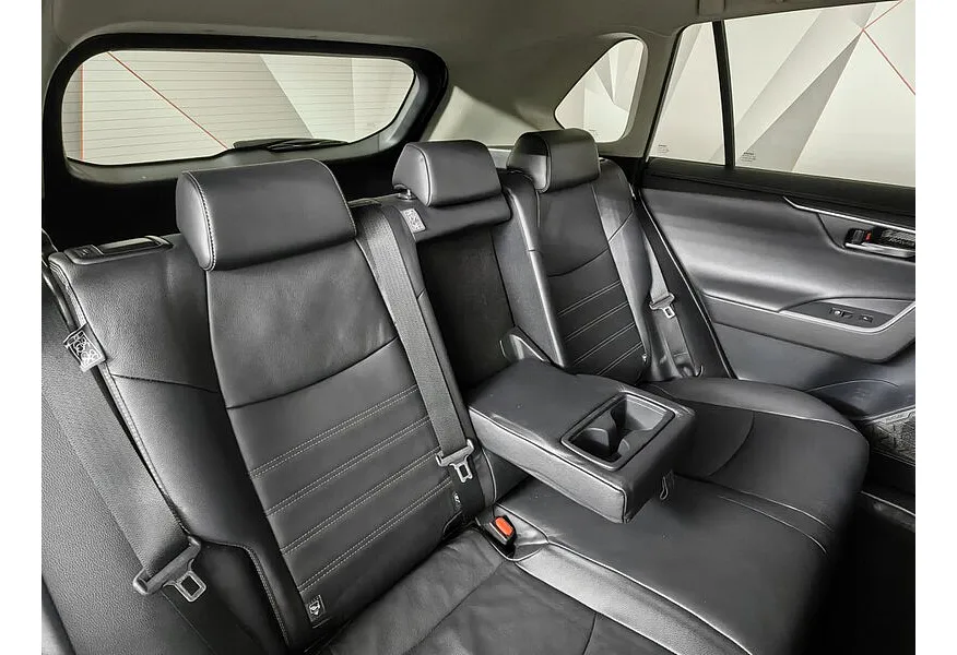 Toyota RAV4 2.5i AT AWD (199 л.с.) Белый в АВИЛОН. Слайд №17