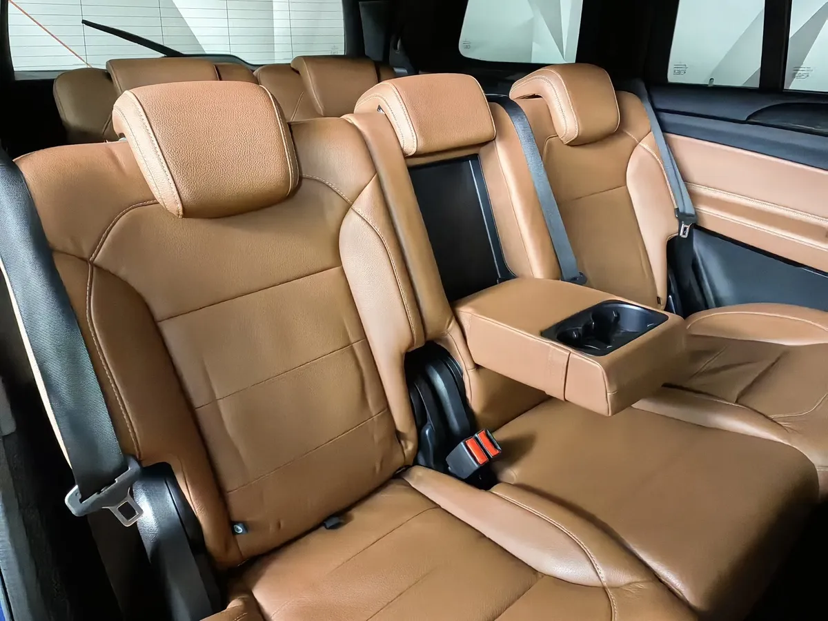 Mercedes-Benz GLS 400 4MATIC 9G-TRONIC (333 л.с.) Особая серия Синий в АВИЛОН. Слайд №17