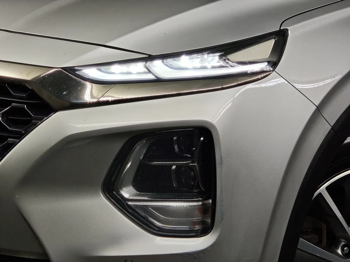 Hyundai Santa Fe 2.4 (188 л.с.) - 6AT Premier Серебристый в АВИЛОН. Слайд №10