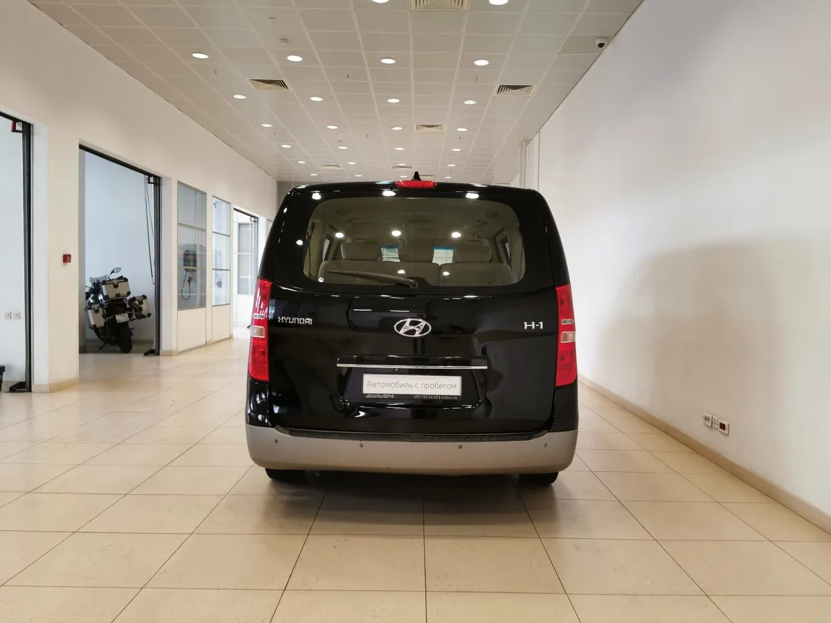 Hyundai H-1 2.5 TD AT (99 л.с.) Черный в АВИЛОН. Слайд №8