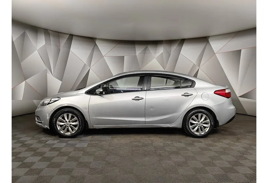 Kia Cerato 1.6 AT (130 л.с.) Серебристый в АВИЛОН. Слайд №5