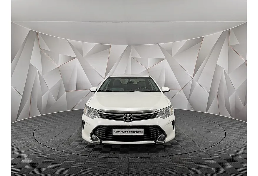 Toyota Camry 2.5 AT (181 л.с.) Белый в АВИЛОН. Слайд №7