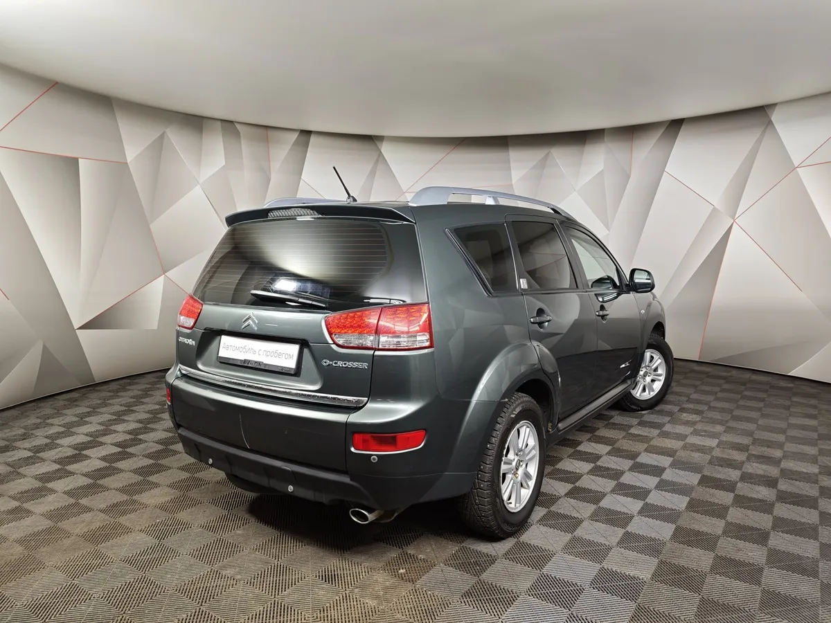 Citroen C-Crosser 2.4 CVT 4WD (170 л.с.) Серый в АВИЛОН. Слайд №2