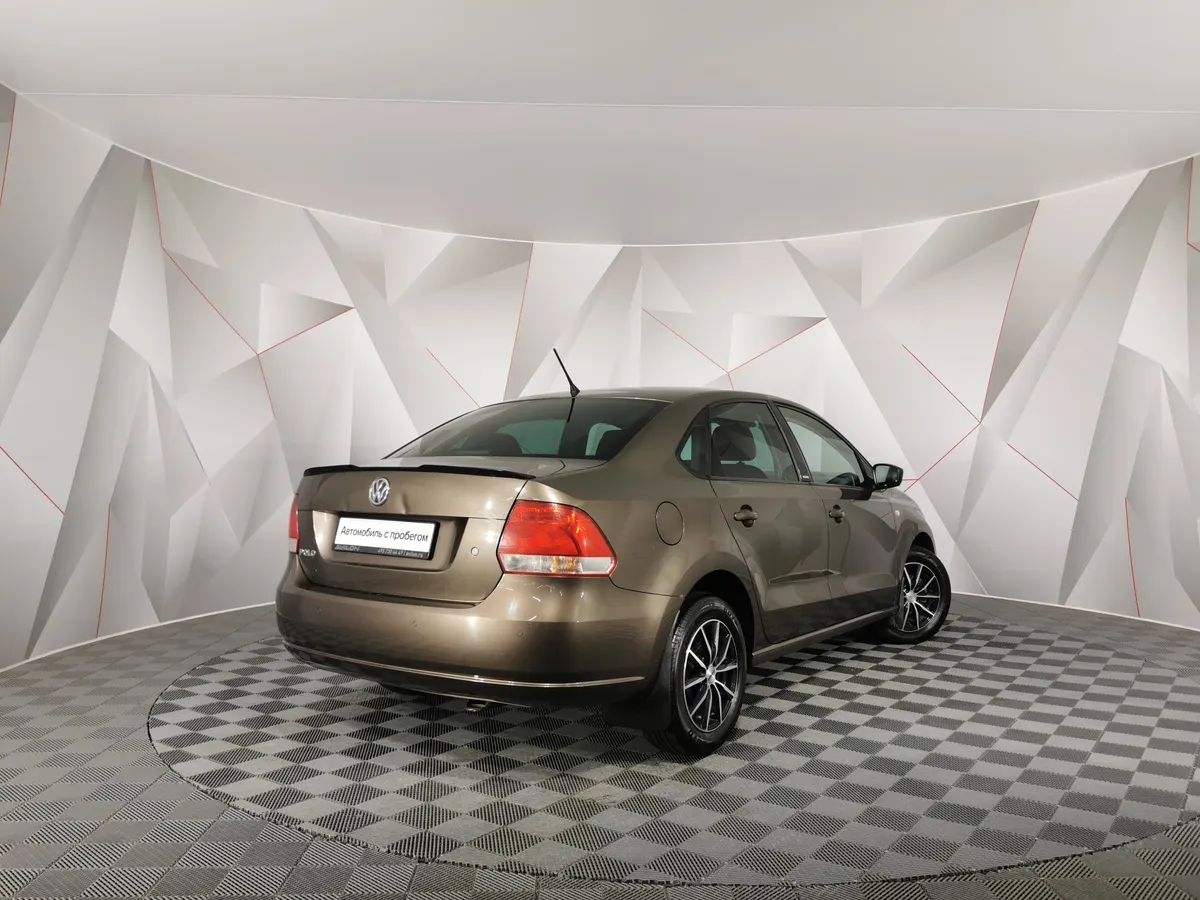Volkswagen Polo 1.6 MPI AT (110 л.с.) Highline Коричневый в АВИЛОН. Слайд №2
