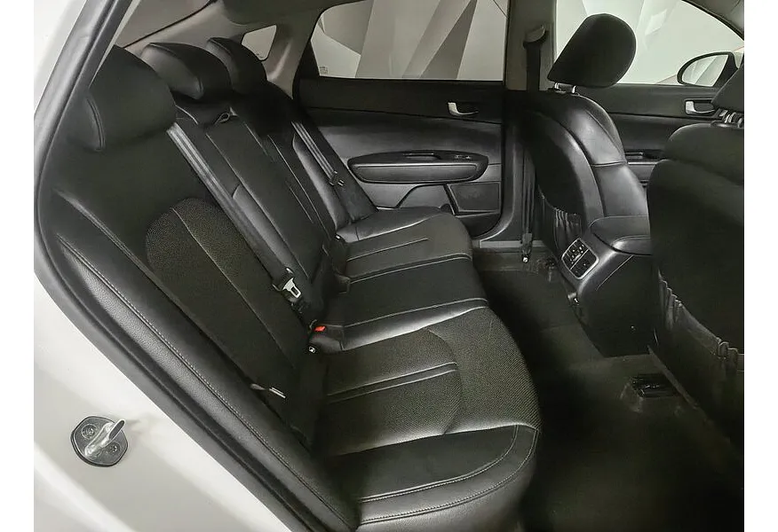АВИЛОН - Kia Optima 2.4 GDI AT (188 л.с.) Luxe Белый - slide 13