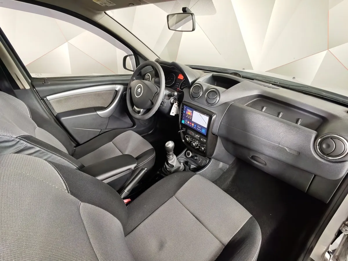 Renault Duster 2.0 MT 4x4 (135 л.с.) Серый в АВИЛОН. Слайд №13