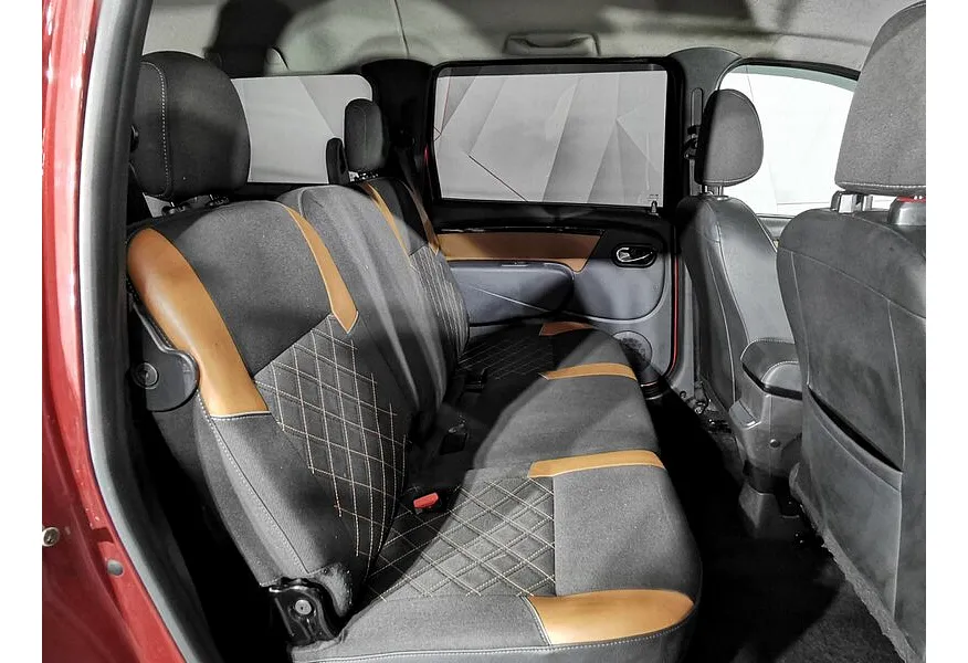 ВАЗ (Lada) Largus 1.6 MT 16 кл (5 мест) (106 л.с.) KS045-52-X00 Luxe Красный в АВИЛОН. Слайд №17