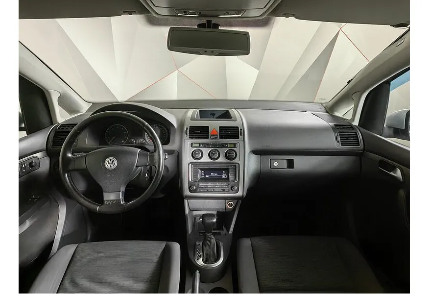 АВИЛОН - Volkswagen Touran 1.4 TSI DSG (140 л.с.) Conceptline Серебристый - slide 8