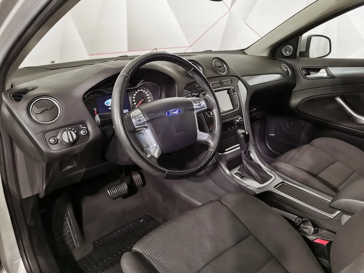 Ford Mondeo 2.3 AT (161 л.с.) Ambiente Серебристый в АВИЛОН. Слайд №17