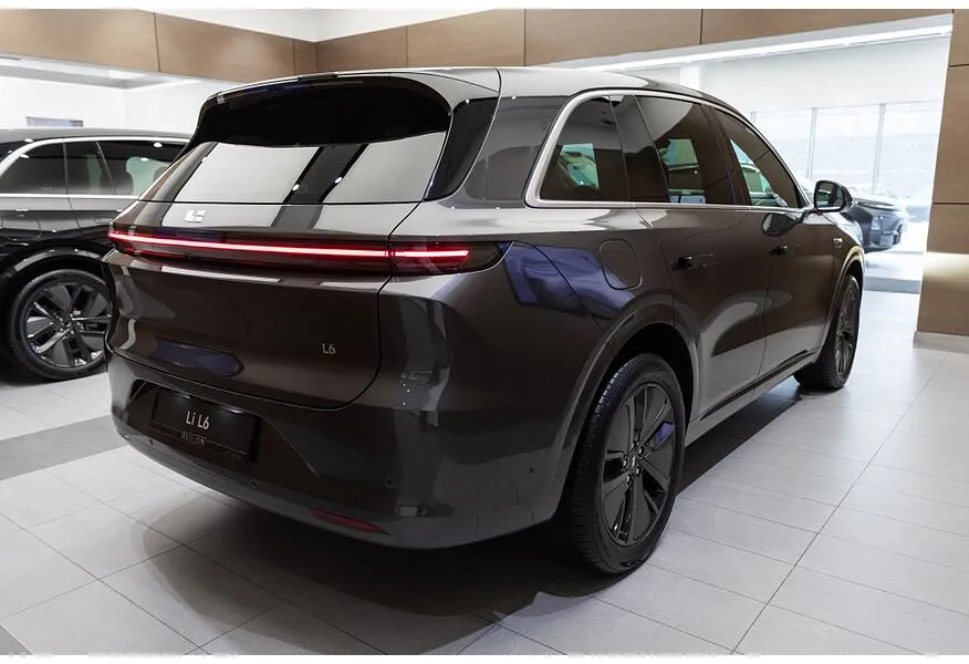 Li Auto L6 1.5 AT 4WD (150 л.с.) Pro Серый в АВИЛОН. Слайд №4