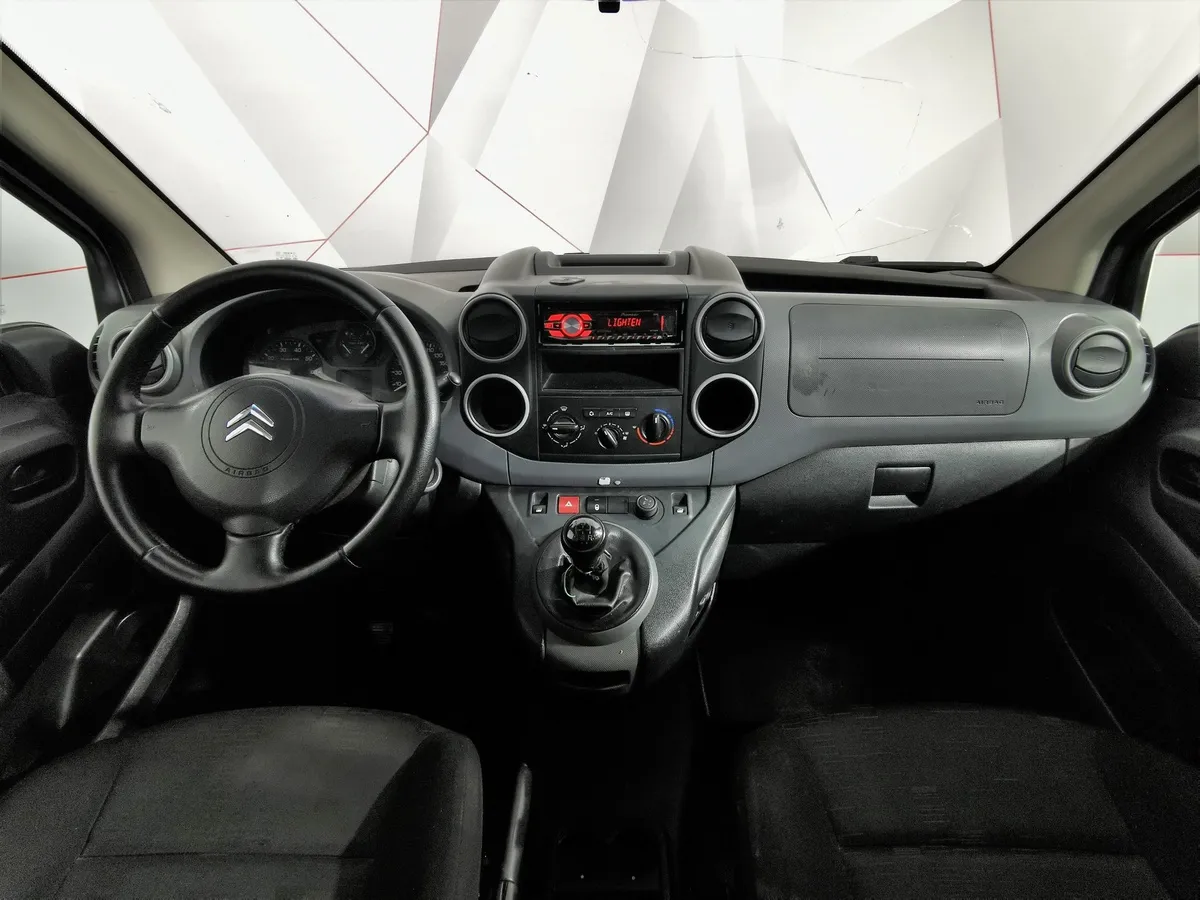 Citroen Berlingo 1.6 HDi MT (90 л.с.) Белый в АВИЛОН. Слайд №11