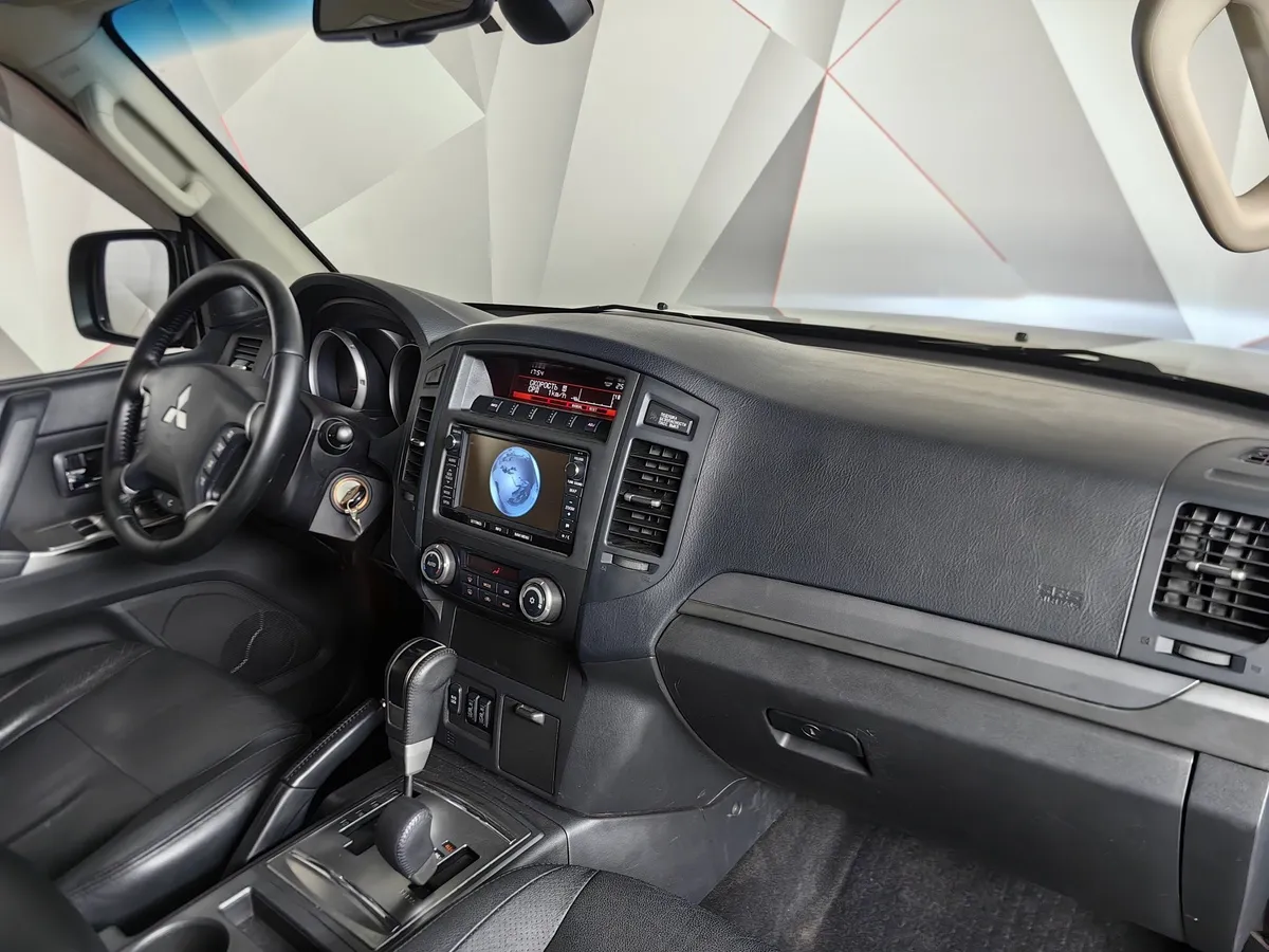 Mitsubishi Pajero 3.0 AT AWD (178 л.с.) Черный в АВИЛОН. Слайд №13
