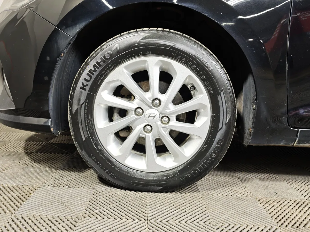 Hyundai Solaris 1.6 AT (123 л.с.) Style Черный в АВИЛОН. Слайд №9