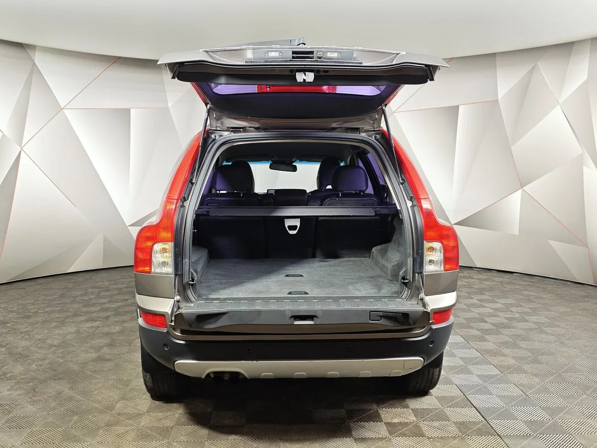 Volvo XC90 2.5 T5 Geartronic AWD (5 мест) (210 л.с.) Коричневый в АВИЛОН. Слайд №12