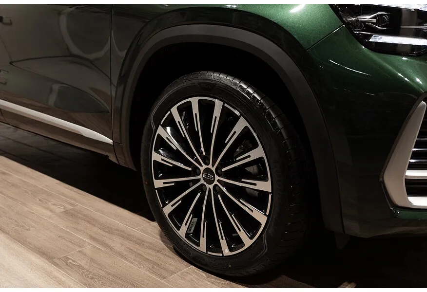 Geely Monjaro 2.0T 8AT 4WD (238 л.с.) Flagship Зеленый в АВИЛОН. Слайд №18