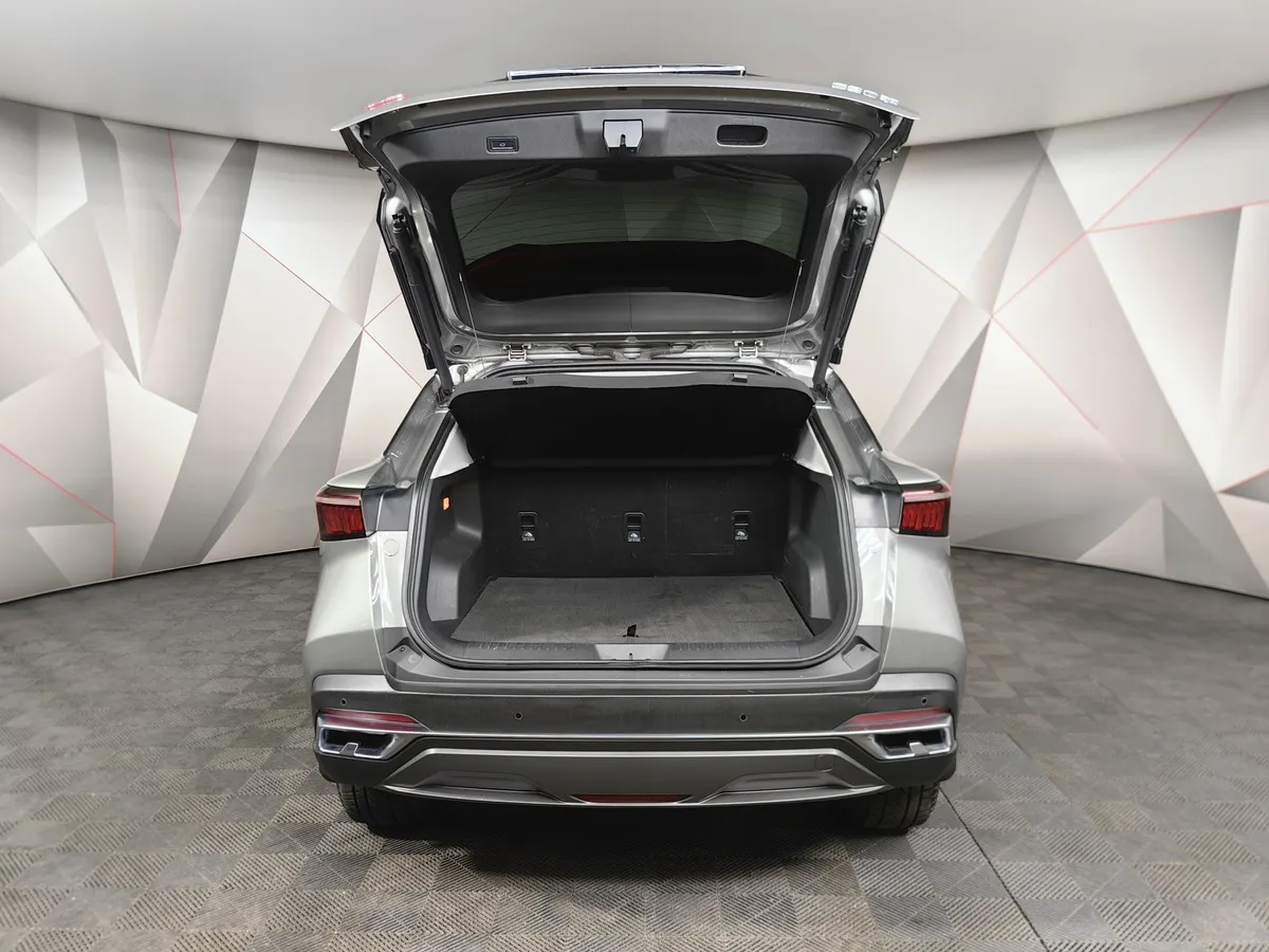 Omoda C5 1.5T CVT (147 л.с.) Ultimate (двухцветный, красные элементы экстерьера) Черный в АВИЛОН. Слайд №12