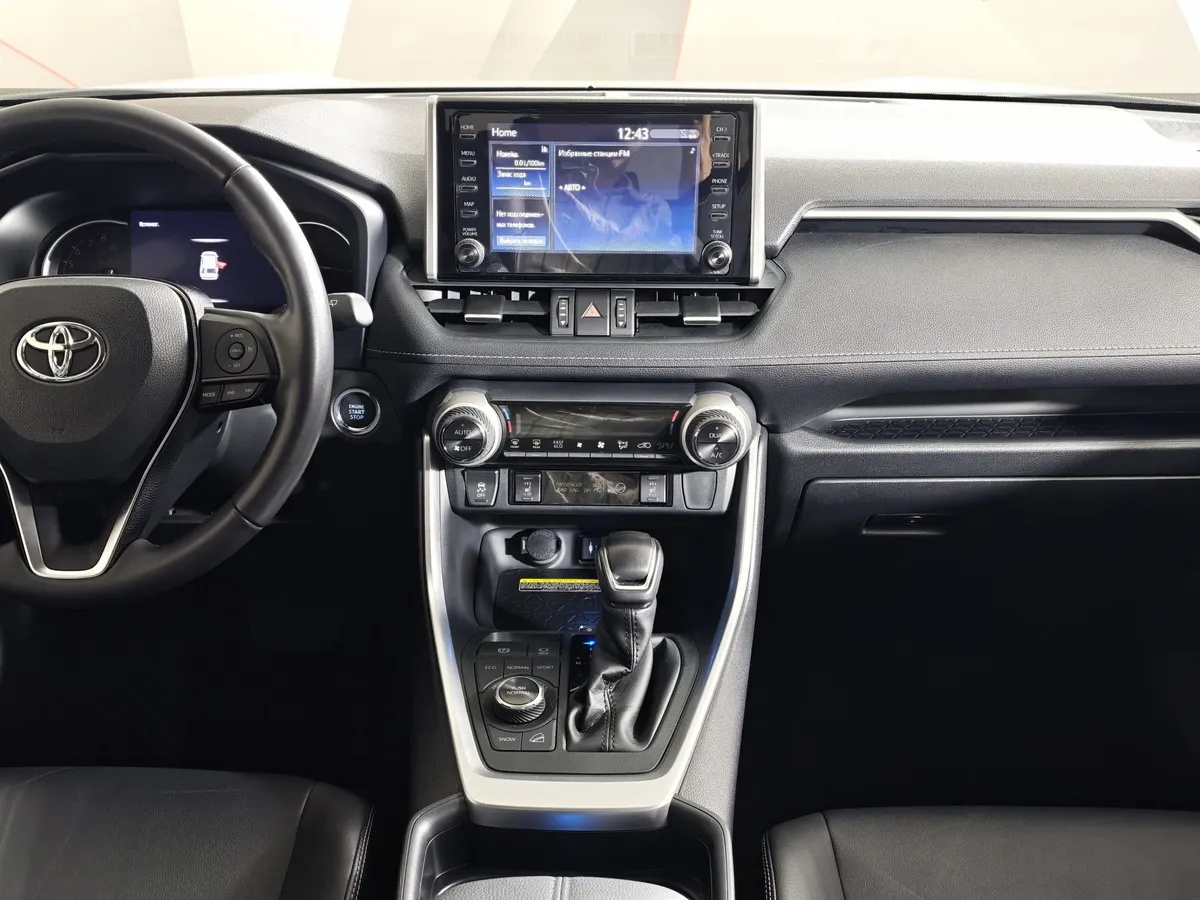 Toyota RAV4 2.0i CVT AWD (149 л.с.) Белый в АВИЛОН. Слайд №15