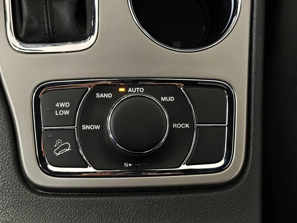 Jeep Grand Cherokee 3.0 AT AWD (238 л.с.) Limited Белый в АВИЛОН. Слайд №23