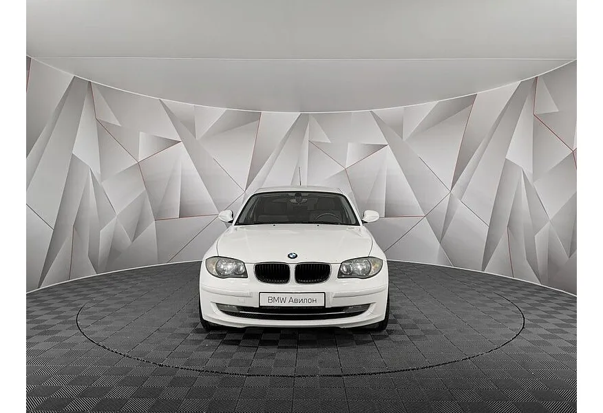 BMW 1 серия 116i AT (115 л.с.) Белый в АВИЛОН. Слайд №3 BMW 1 серия 116i AT (115 л.с.) Белый в АВИЛОН. Слайд №3