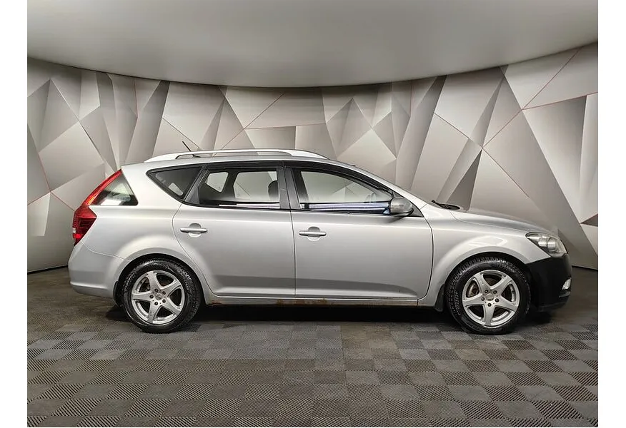 Kia Ceed 1.6 MT (122 л.с.) Серый в АВИЛОН. Слайд №6