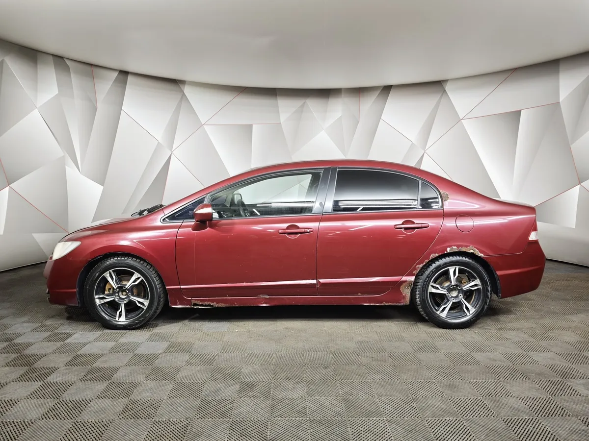 Honda Civic 1.8 AT (140 л.с.) Красный в АВИЛОН. Слайд №5