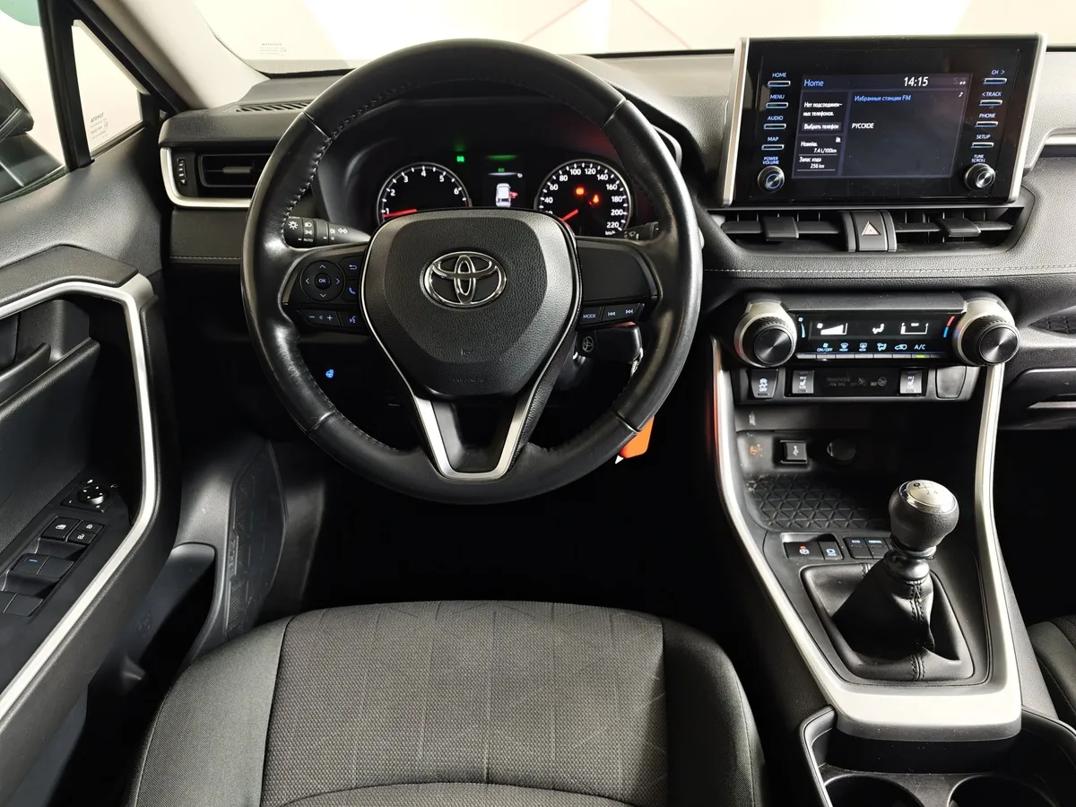 Toyota RAV4 2.0i MT (149 л.с.) Черный в АВИЛОН. Слайд №18