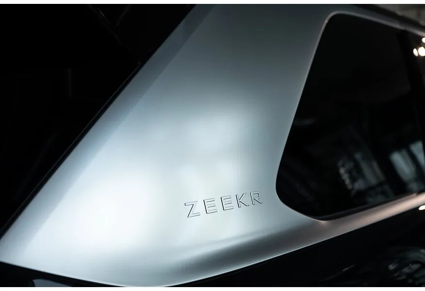 Zeekr 9X 2.0h AT 4WD (1177 л.с.) Max Черный в АВИЛОН. Слайд №15