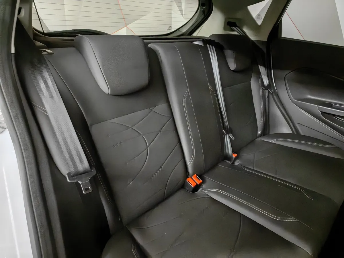 Ford Fiesta 1.4 MT (80 л.с.) Ghia Белый в АВИЛОН. Слайд №17