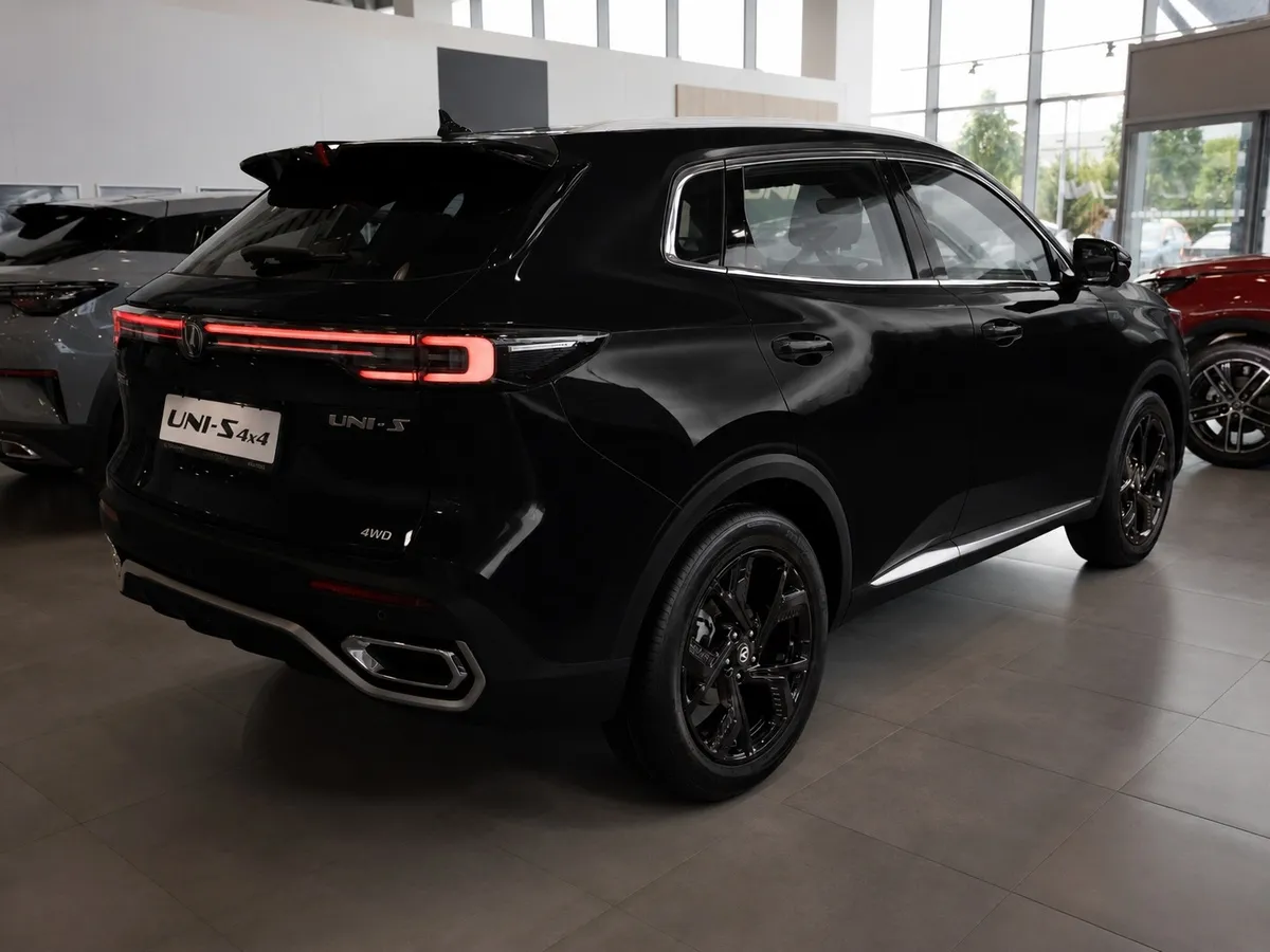 Changan UNI-S 1.5T 7DCT 4WD (181 л.с.) Техно Черный в АВИЛОН. Слайд №7