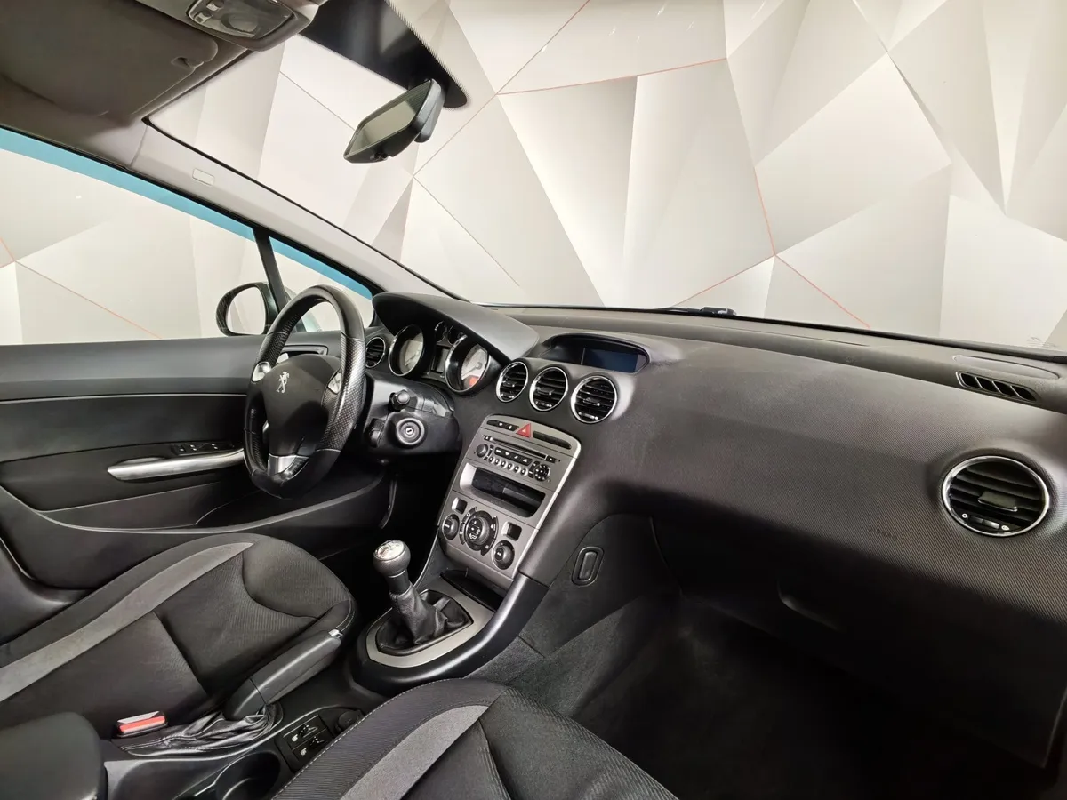 Peugeot 408 1.6 MT (115 л.с.) Active Серебристый в АВИЛОН. Слайд №11