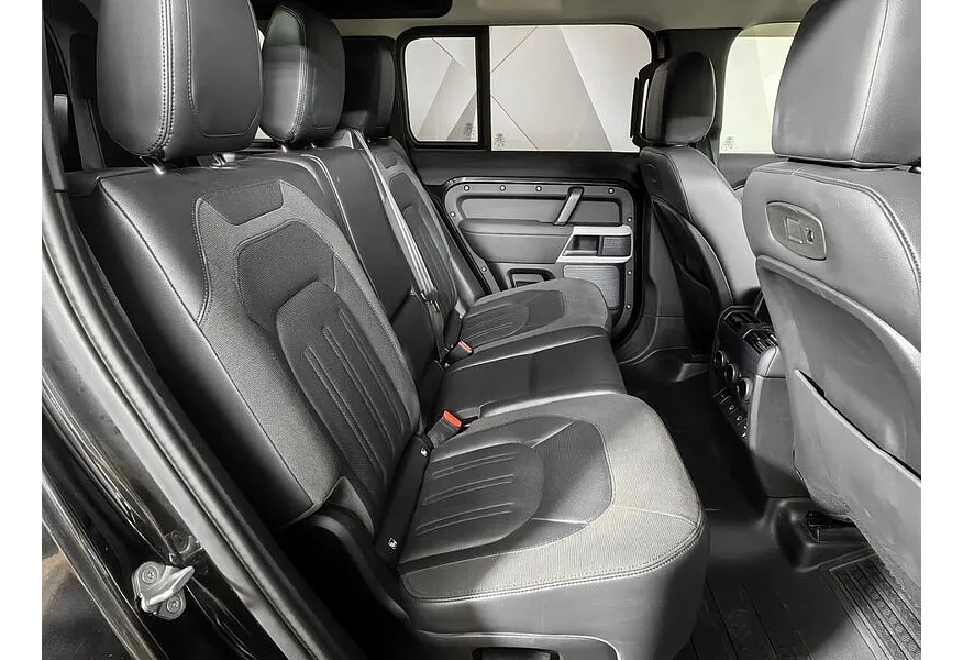 АВИЛОН - Land Rover Defender 2.0 TD AT (200 л.с.) S Черный - slide 9