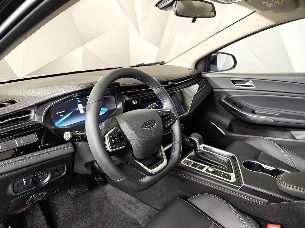 Omoda S5 1.5 CVT 2WD (113 л.с.) Classic Черный в АВИЛОН. Слайд №18