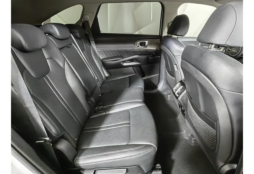 АВИЛОН - Kia Sorento 2.5 MPI 4WD AT (180 л.с.) Luxe Белый - slide 12