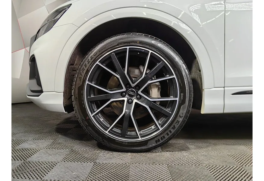 Audi Q8 45 TDI Tiptronic quattro (249 л.с.) Белый в АВИЛОН. Слайд №9