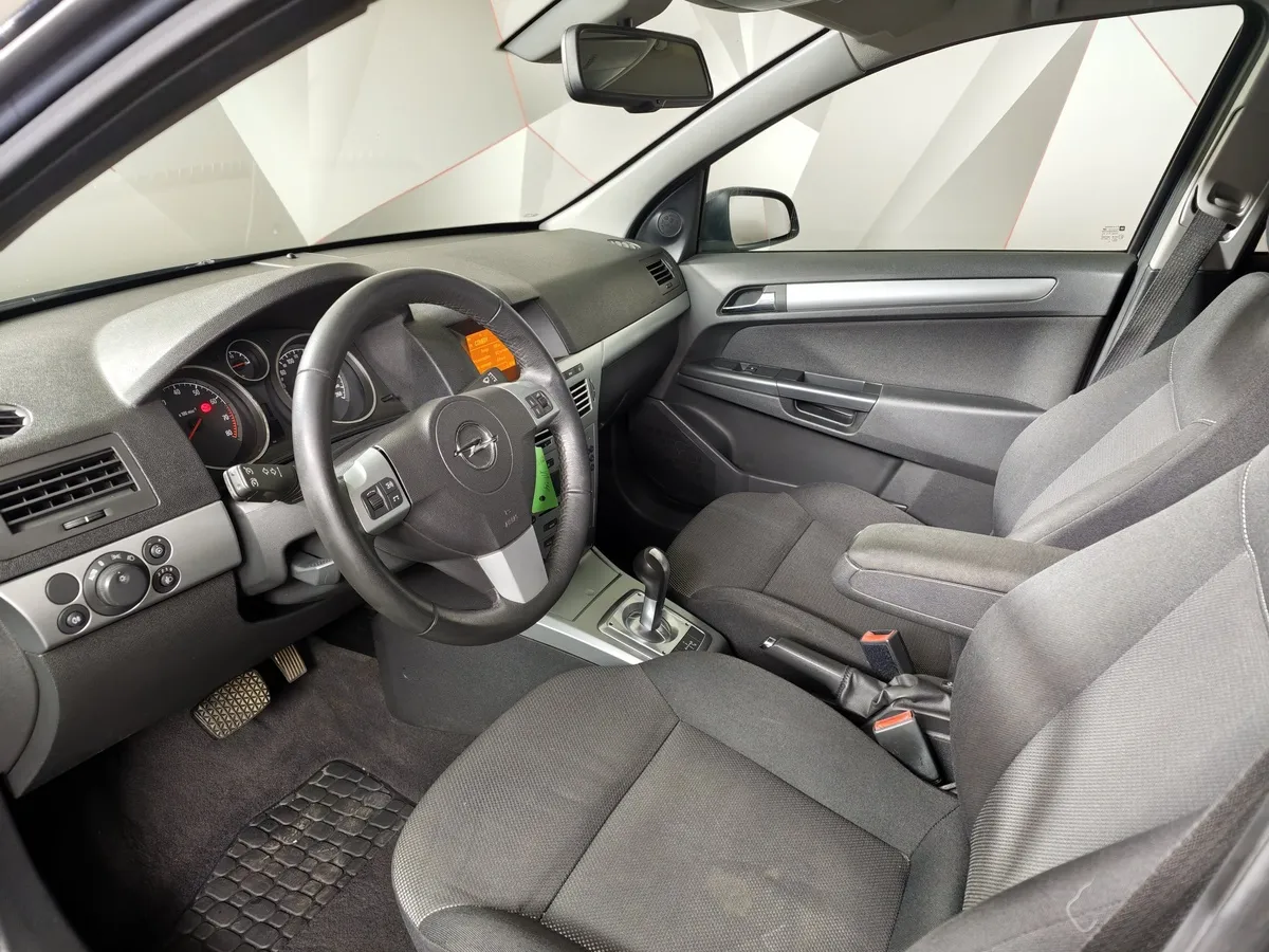 Opel Astra 1.6 Easytronic (115 л.с.) base Черный в АВИЛОН. Слайд №19