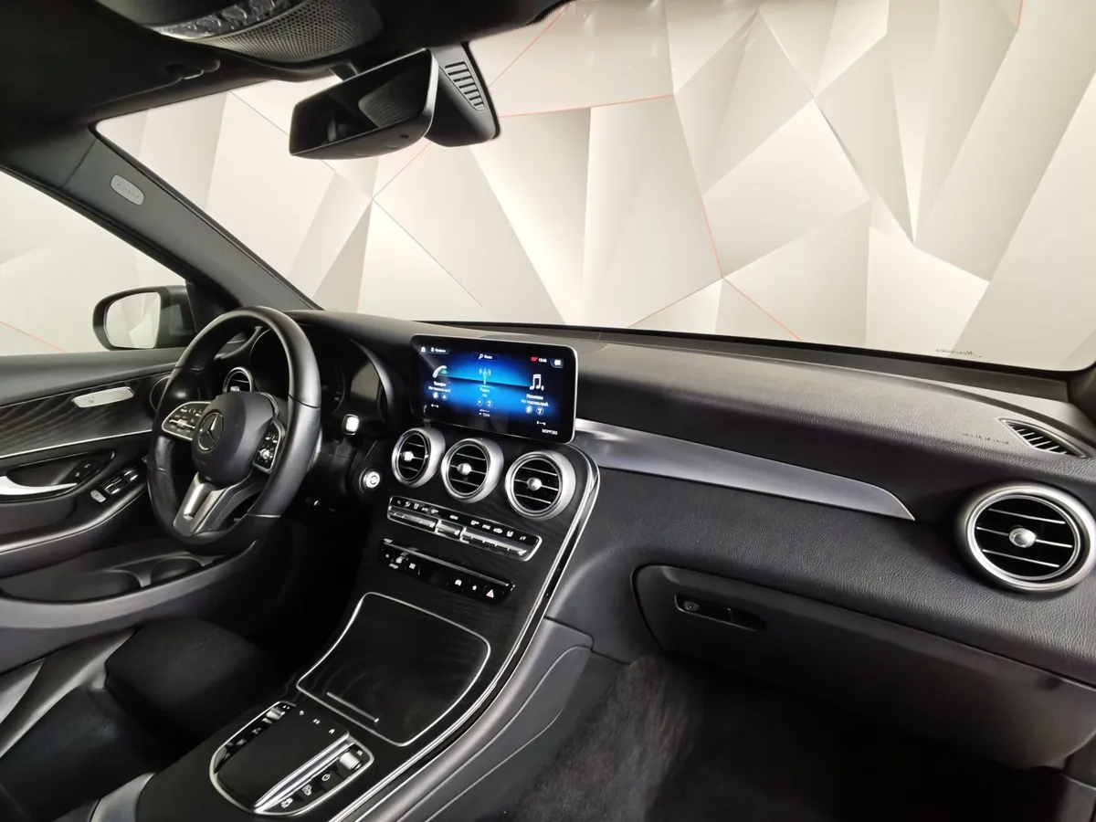 Mercedes-Benz GLC 200 9G-TRONIC 4MATIC (197 л.с.) Premium Серый в АВИЛОН. Слайд №13
