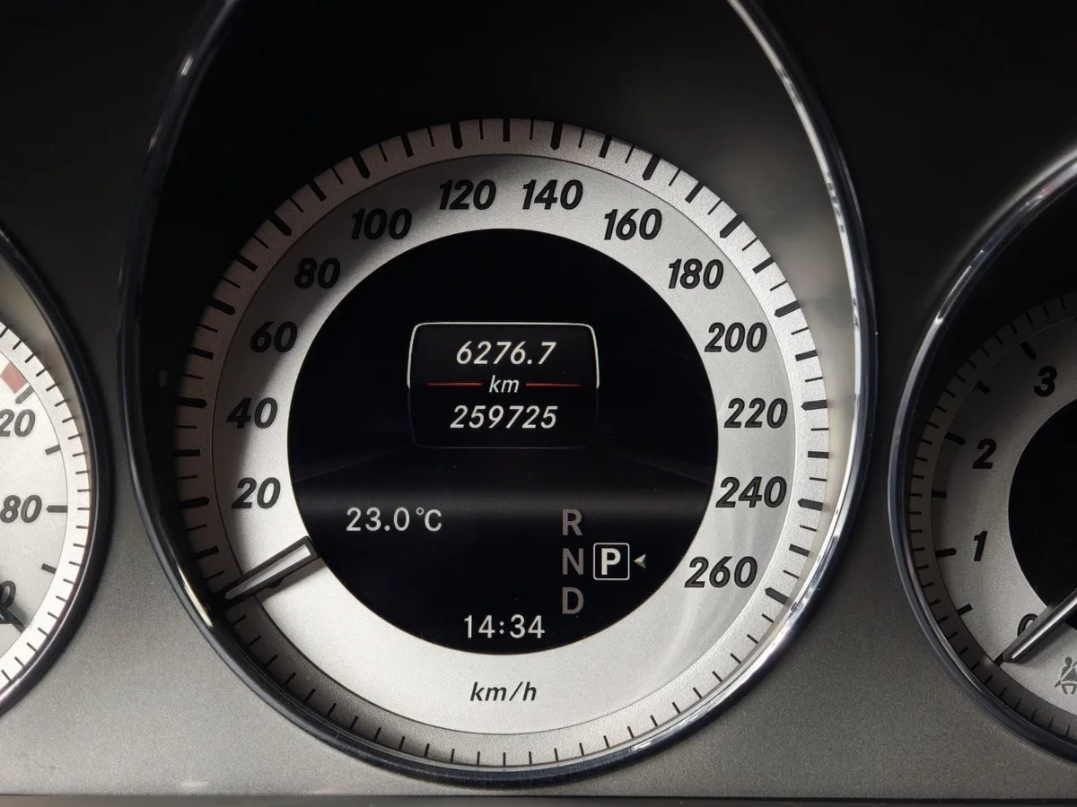 Mercedes-Benz GLK GLK 300 7G-Tronic Plus 4Matic (249 л.с.) Серебристый в АВИЛОН. Слайд №18