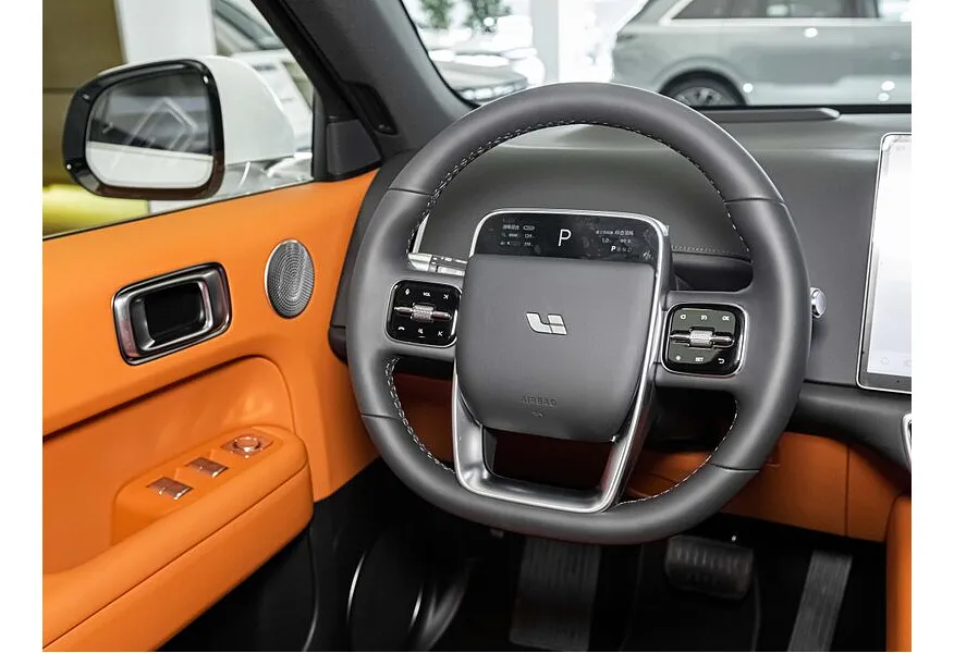 Li Auto L6 1.5 AT 4WD (150 л.с.) Pro Белый в АВИЛОН. Слайд №8