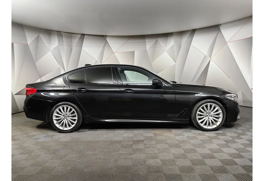 BMW 5 серия 520d xDrive Steptronic (190 л.с.) Черный в АВИЛОН. Слайд №6
