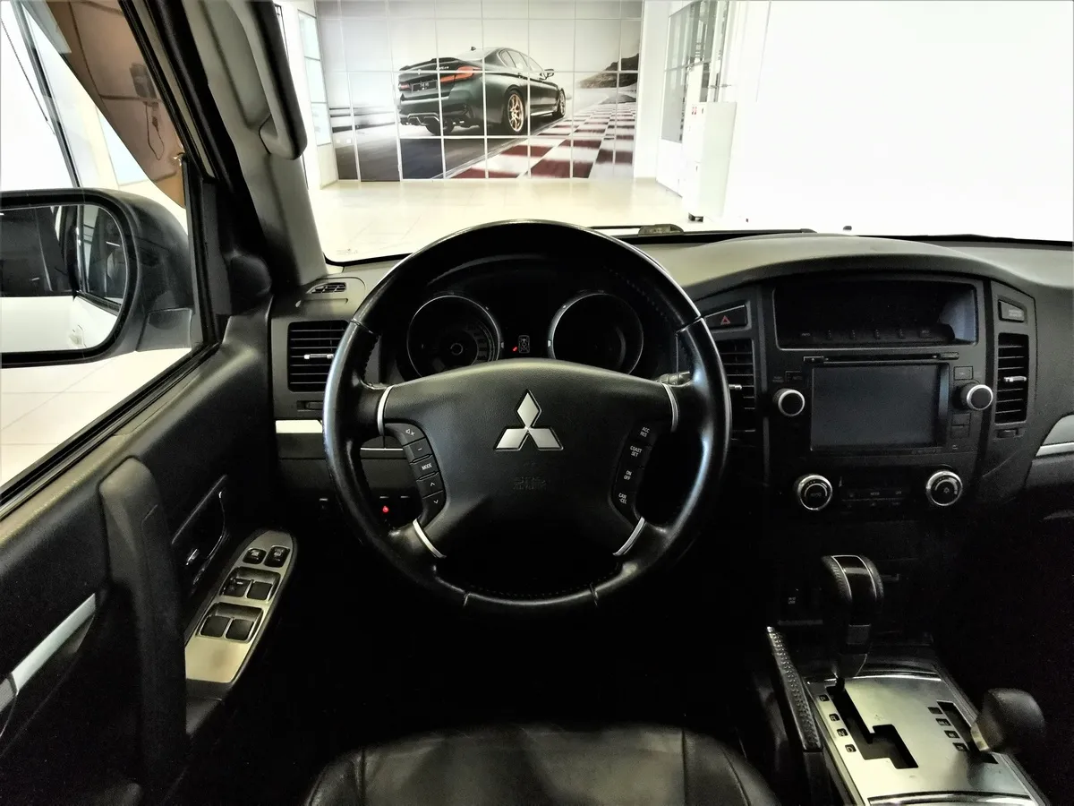 Mitsubishi Pajero 3.0 AT AWD (178 л.с.) Белый в АВИЛОН. Слайд №19
