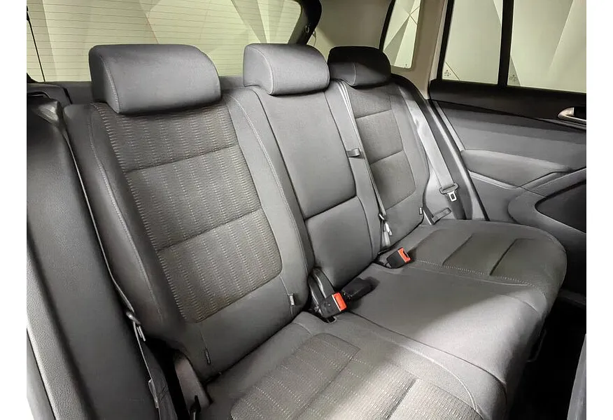 Volkswagen Tiguan 2.0 TSI 4Motion AT (170 л.с.) Track & Field Белый в АВИЛОН. Слайд №17