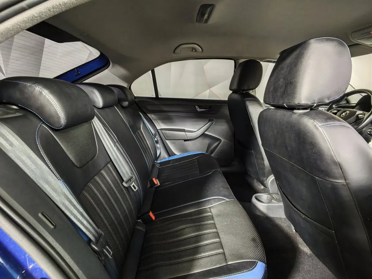 Skoda Rapid 1.6 AT (110 л.с.) Синий в АВИЛОН. Слайд №15