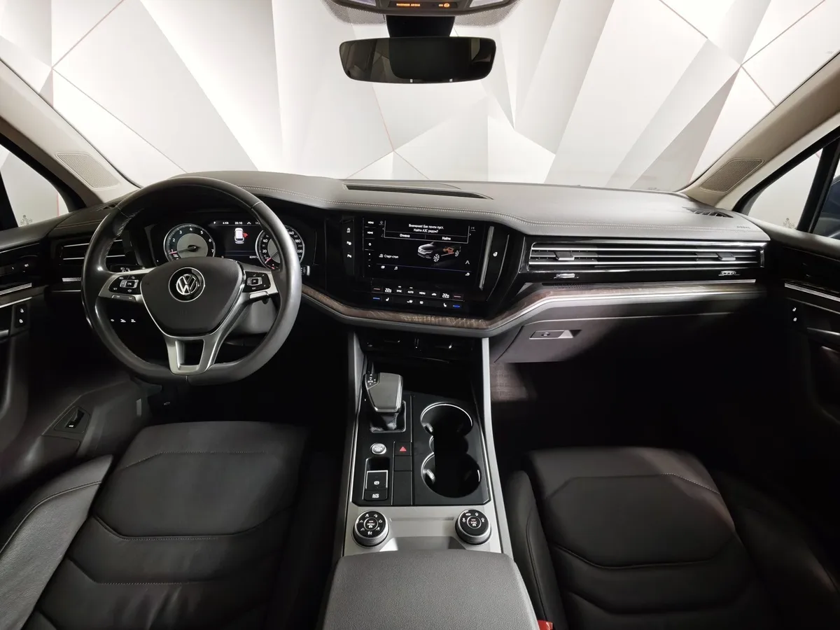 Volkswagen Touareg 2.0 TSI Tiptronic 4Motion (249 л.с.) Business Черный в АВИЛОН. Слайд №14