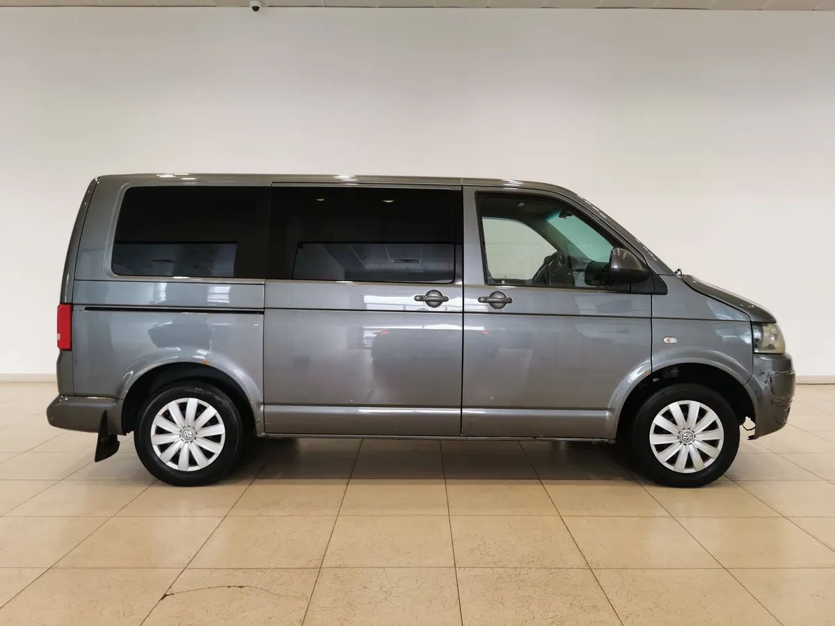 Volkswagen Caravelle 2.0 TDI DSG 4Motion L1 (150л.с.) Comfortline Серый в АВИЛОН. Слайд №6