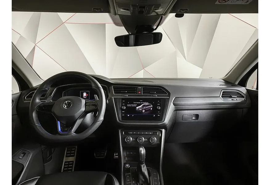 Volkswagen Tiguan 380 TSI 2.0 DSG 4WD (220 л.с.) R-Line Highline Черный в АВИЛОН. Слайд №13