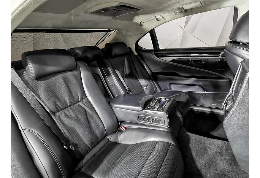 Lexus LS 460 AT AWD (370 л.с.) Эксклюзив Черный в АВИЛОН. Слайд №16
