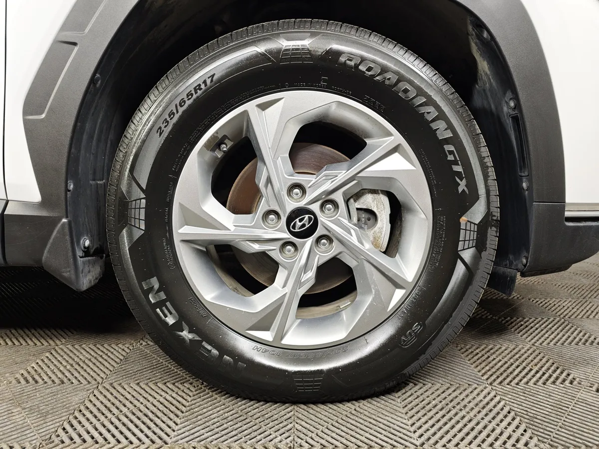 Hyundai Tucson D2.0 Smartstream 8AT 4WD (186 л.с.) Lifestyle Белый в АВИЛОН. Слайд №9
